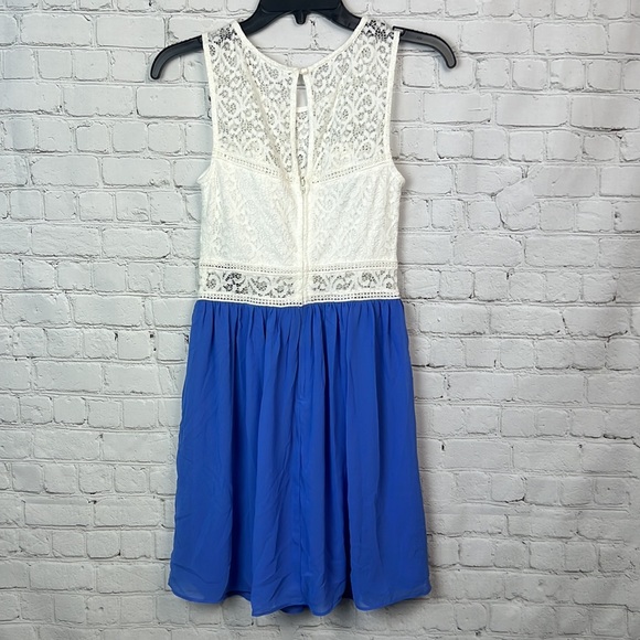 BCX White Lace & Periwinkle Blue Chiffon Dress Juniors Size 3 - Picture 8 of 9